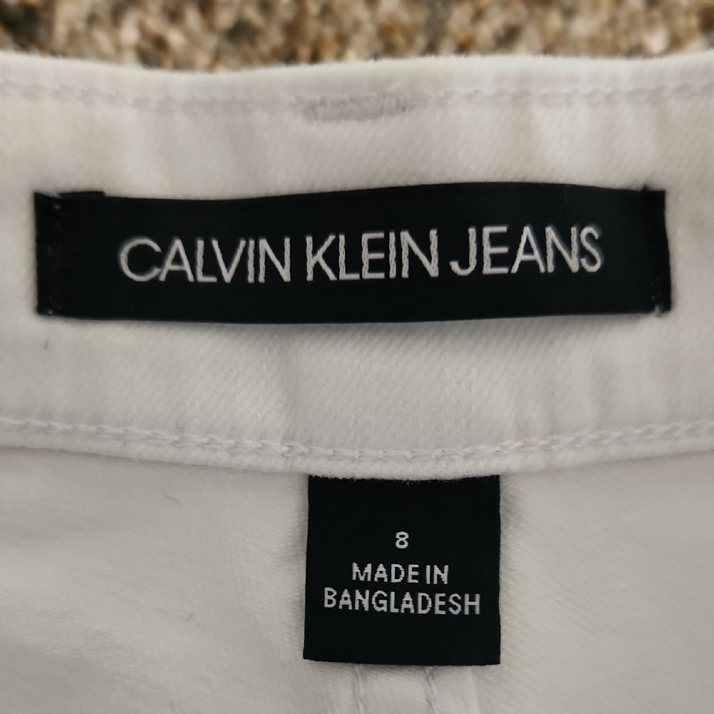 Calvin Klein White Jean Shorts, Size 8 - Picture 2 of 4
